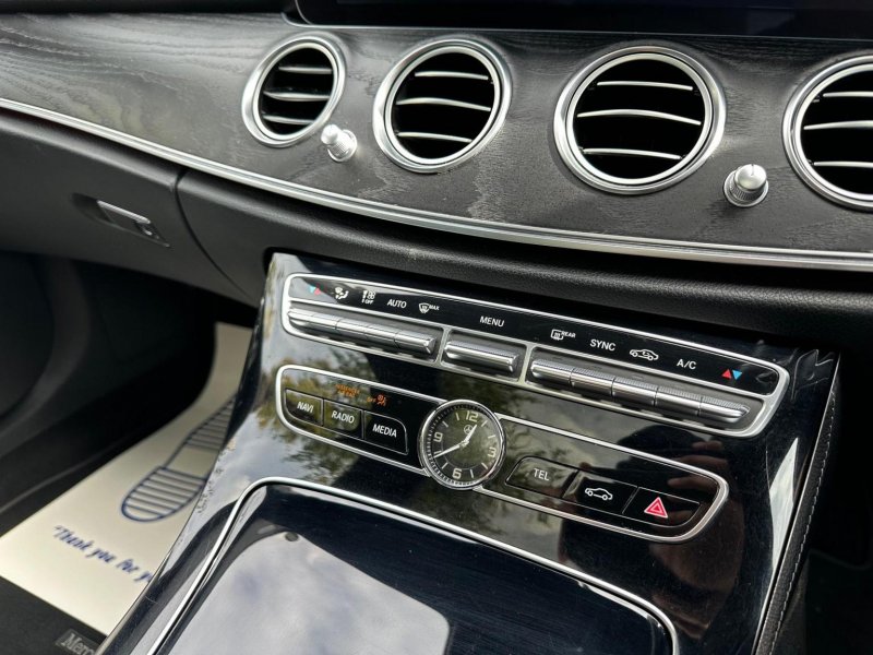 MERCEDES-BENZ E CLASS
