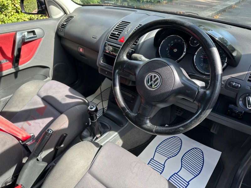 VOLKSWAGEN POLO