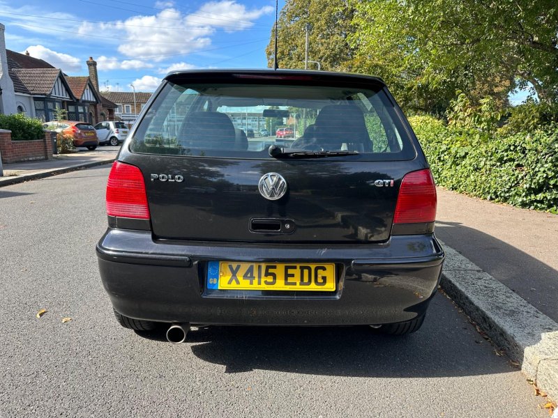 VOLKSWAGEN POLO