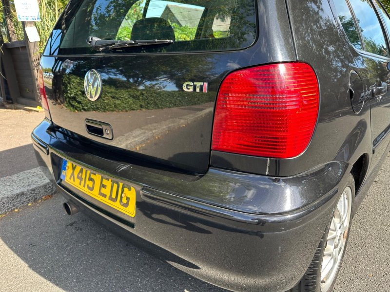 VOLKSWAGEN POLO