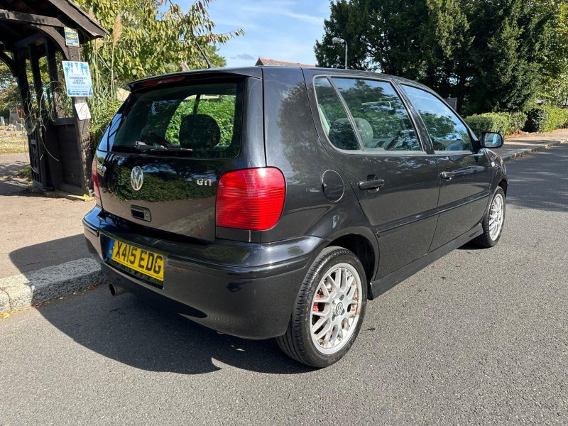 VOLKSWAGEN POLO