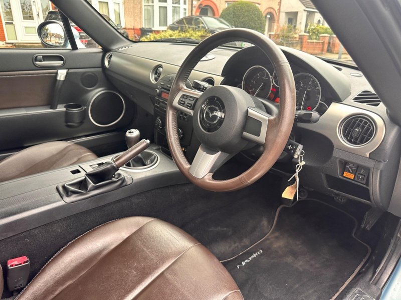 MAZDA MX-5