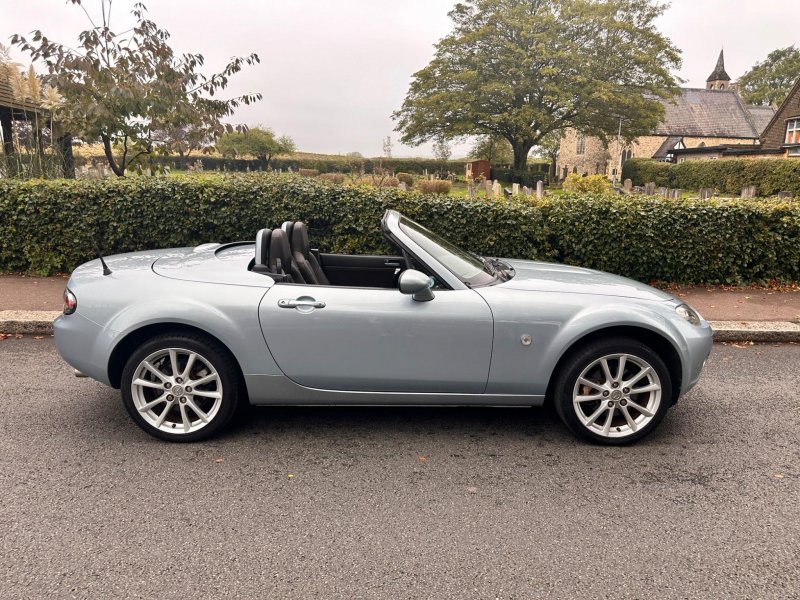 View MAZDA MX-5 2.0i Niseko Roadster Euro 4 2dr