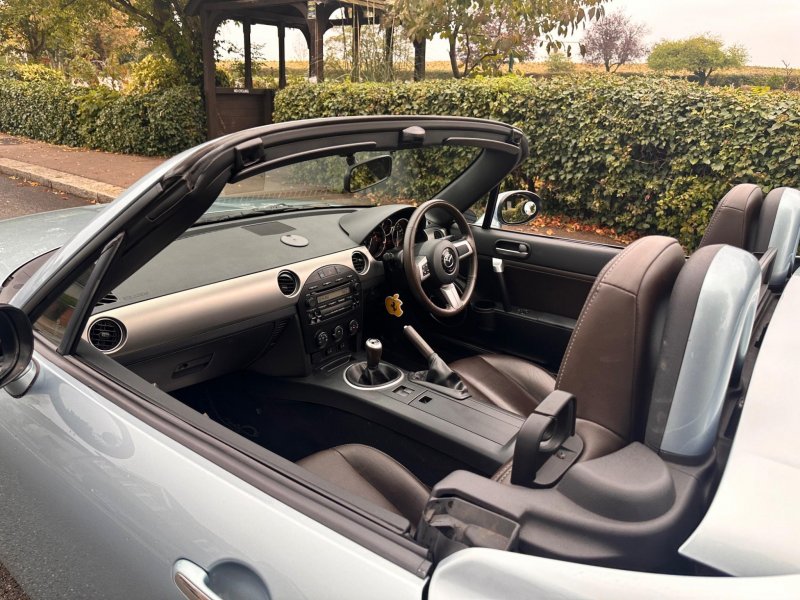 MAZDA MX-5