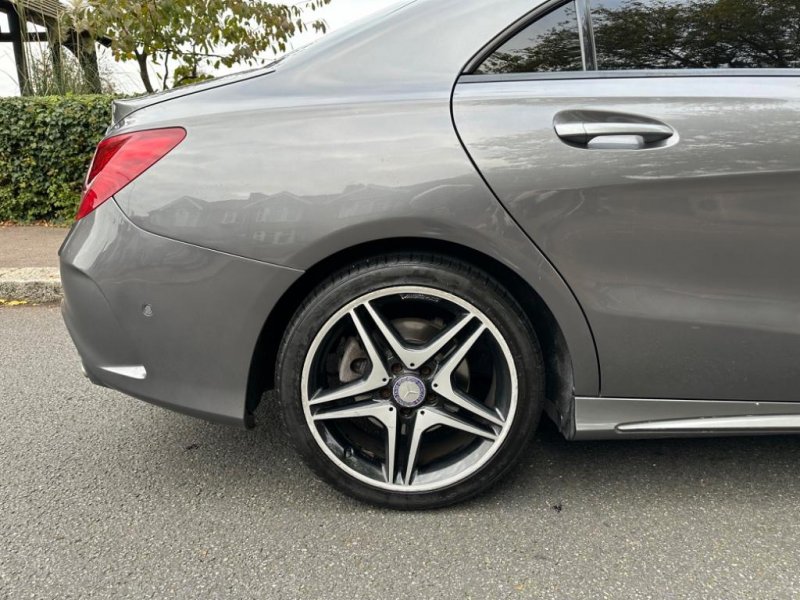 MERCEDES-BENZ CLA