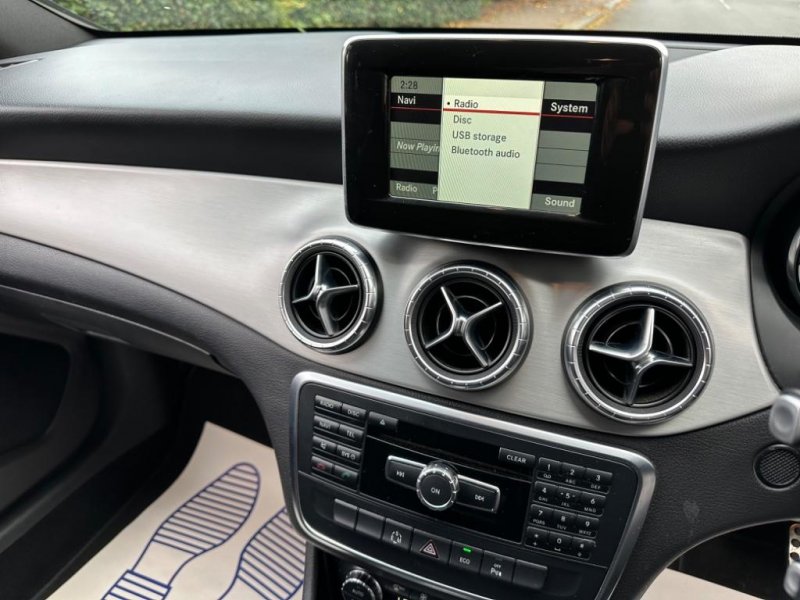 MERCEDES-BENZ CLA