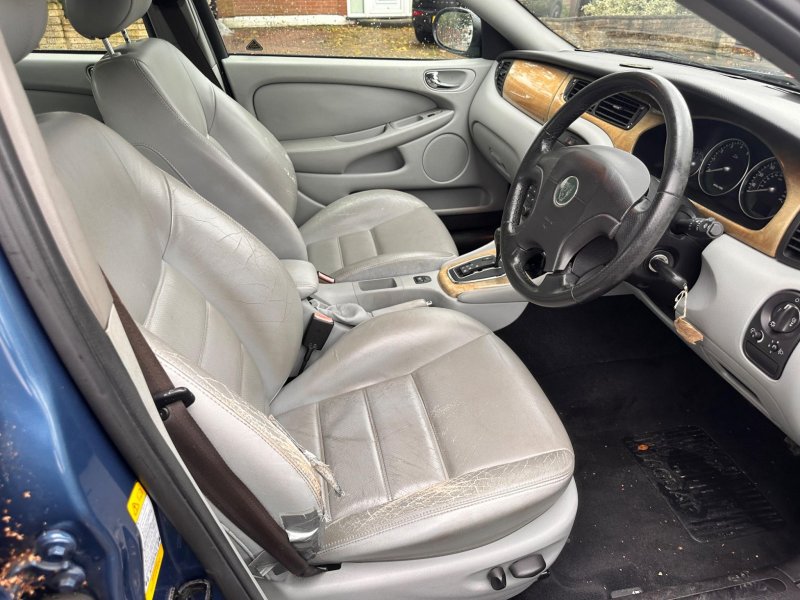JAGUAR X-TYPE