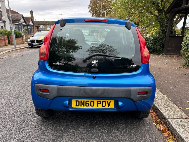 PEUGEOT 107