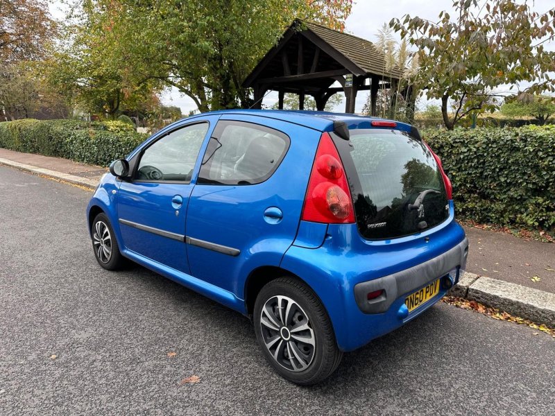 PEUGEOT 107