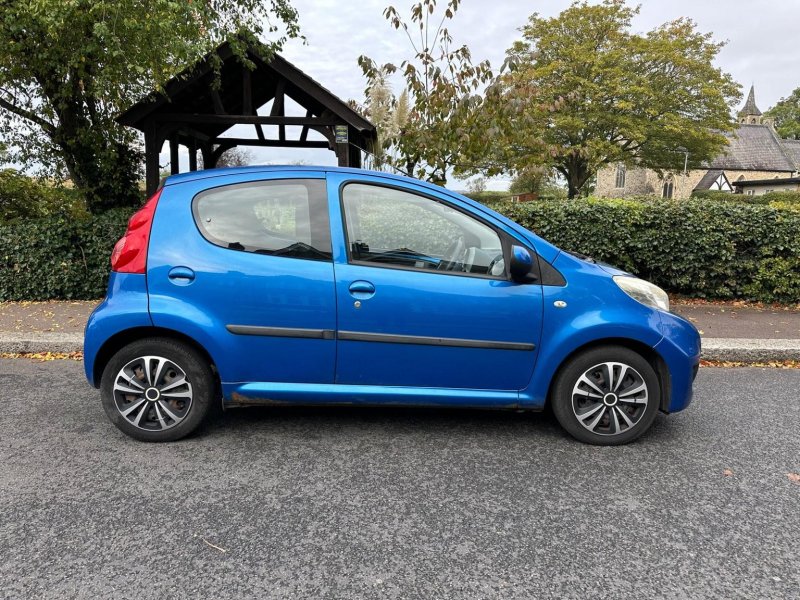 View PEUGEOT 107 1.0 12V Urban Euro 5 5dr