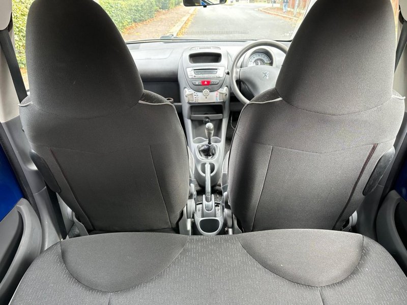 PEUGEOT 107