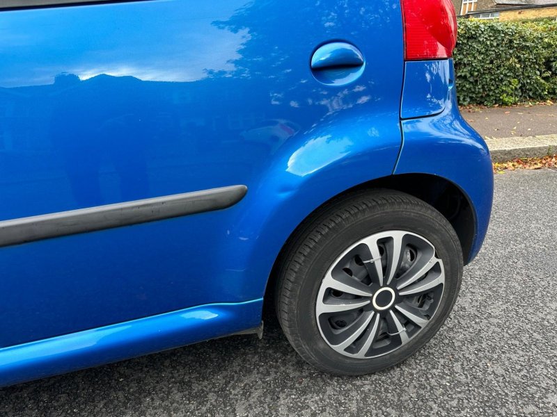 PEUGEOT 107