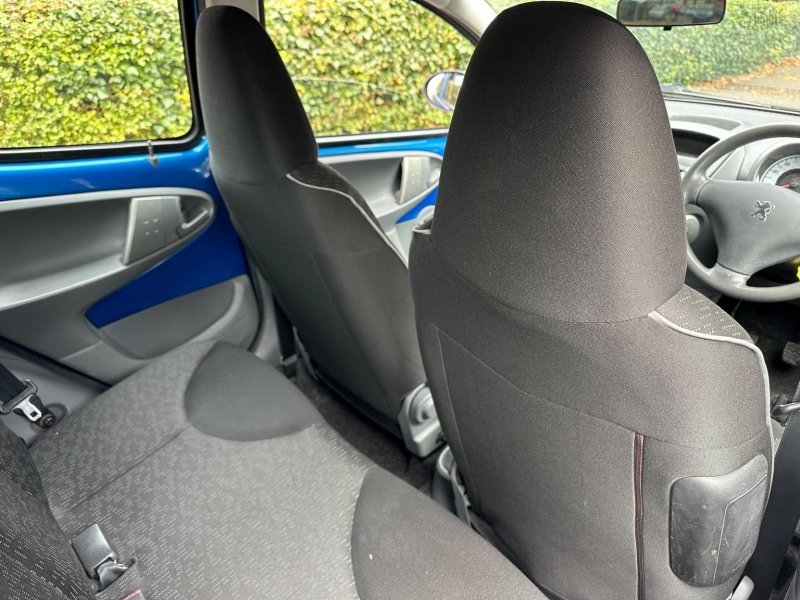 PEUGEOT 107