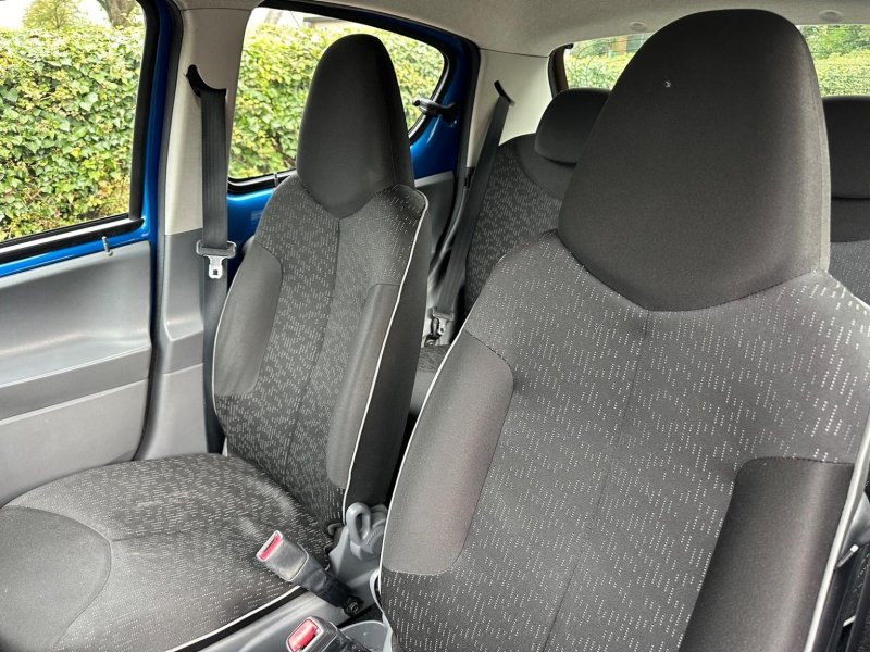 PEUGEOT 107