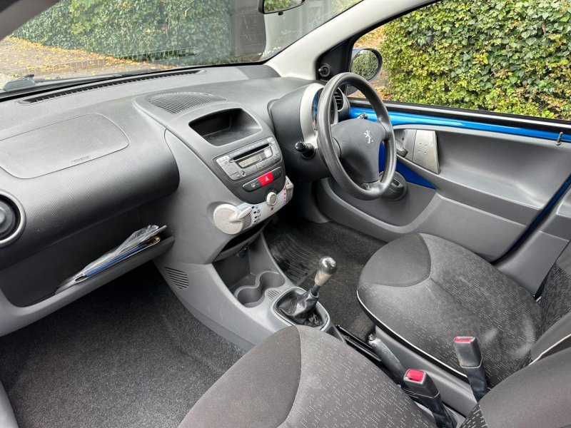 PEUGEOT 107