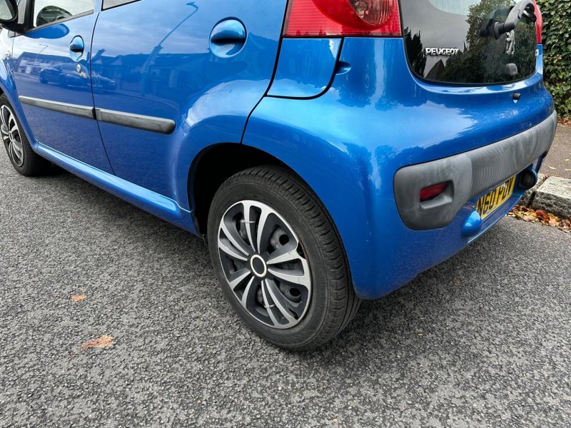 PEUGEOT 107
