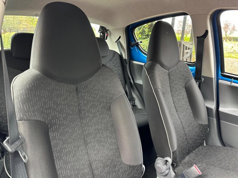PEUGEOT 107