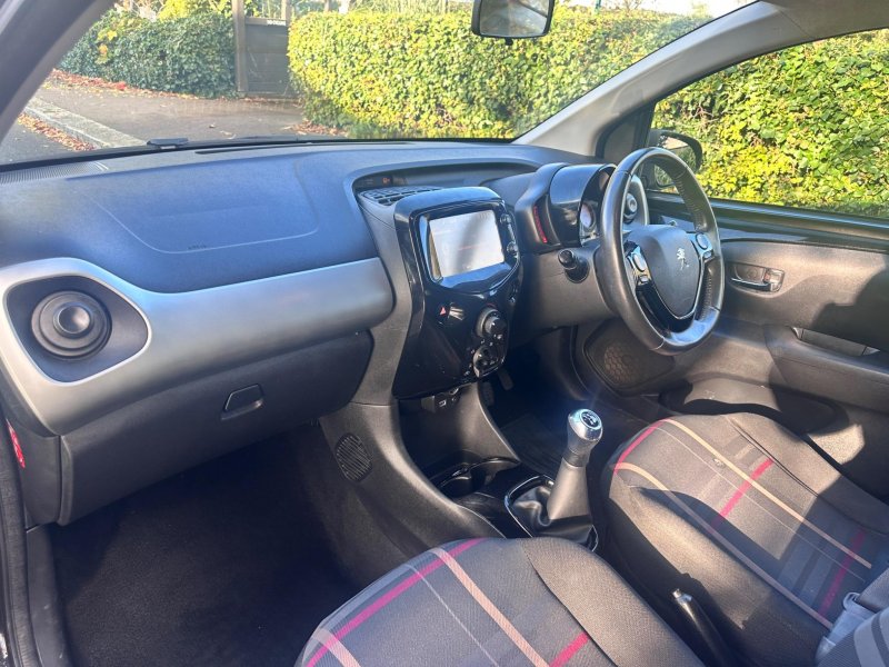 PEUGEOT 108
