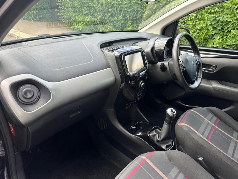 PEUGEOT 108