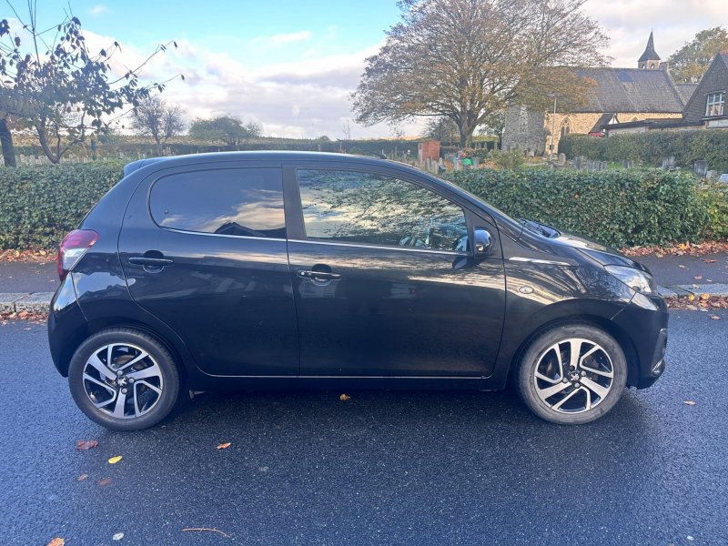 View PEUGEOT 108 1.2 VTi PureTech Allure Euro 5 5dr