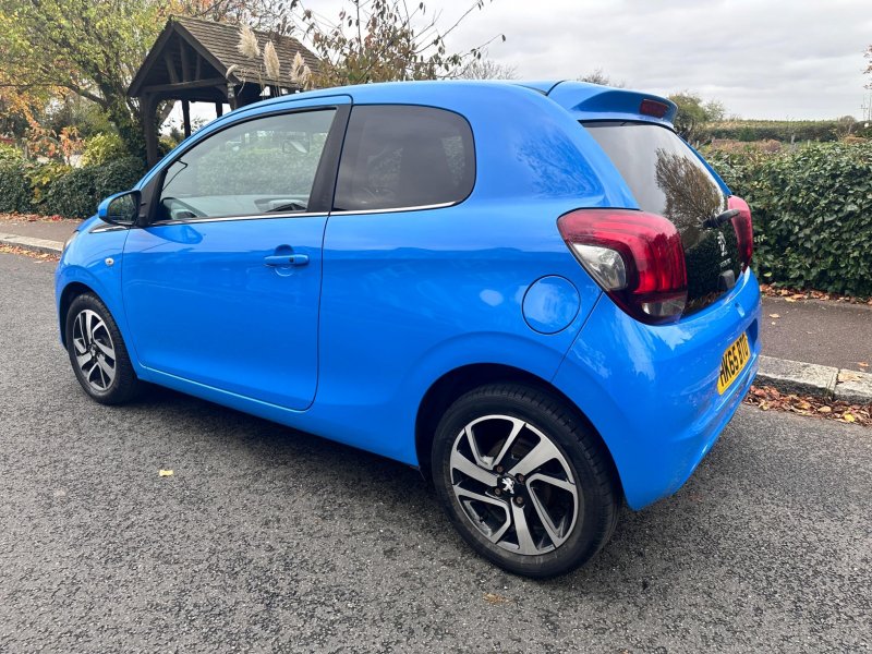 PEUGEOT 108
