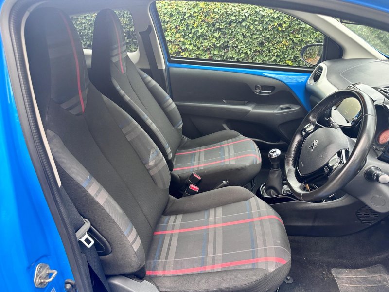 PEUGEOT 108