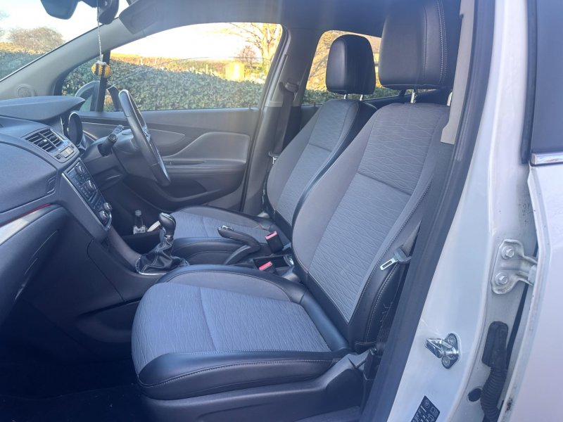 VAUXHALL MOKKA