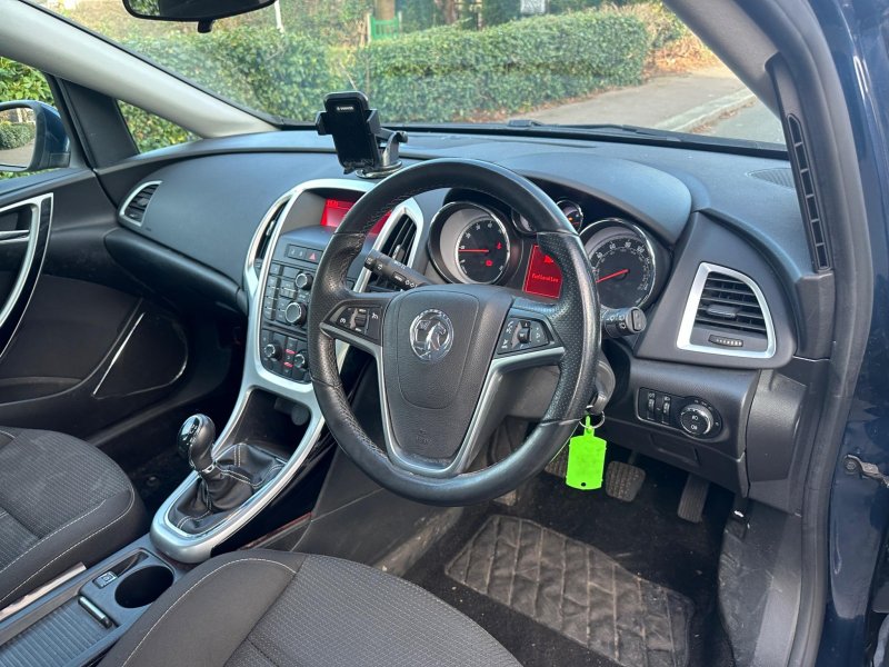 VAUXHALL ASTRA