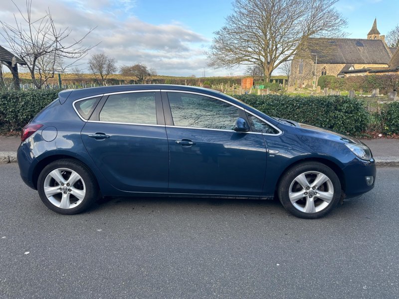 View VAUXHALL ASTRA 1.4 16v SRi Euro 5 5dr