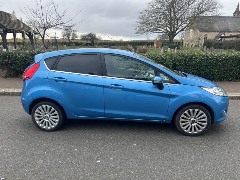 View FORD FIESTA 1.6 Titanium 5dr