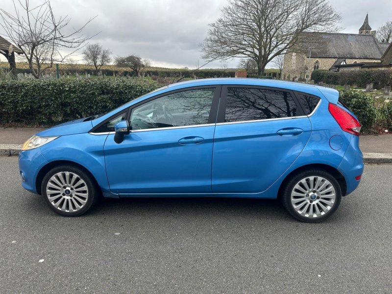 FORD FIESTA