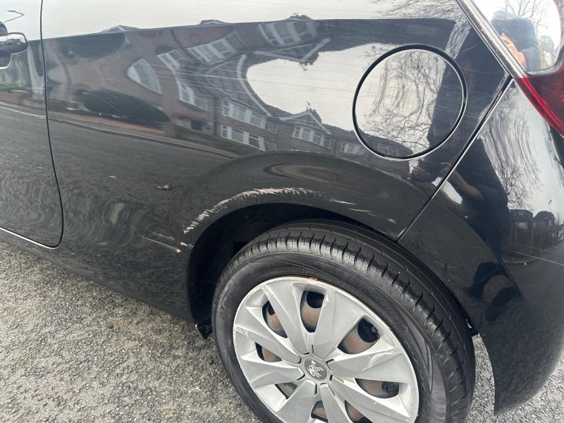 PEUGEOT 108
