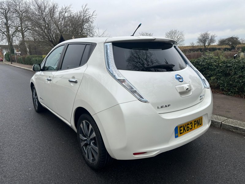 NISSAN LEAF