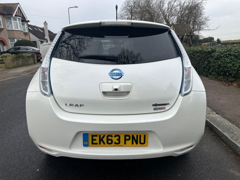 NISSAN LEAF