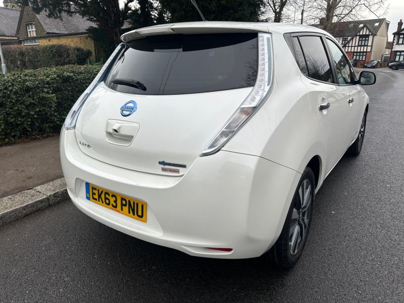 NISSAN LEAF