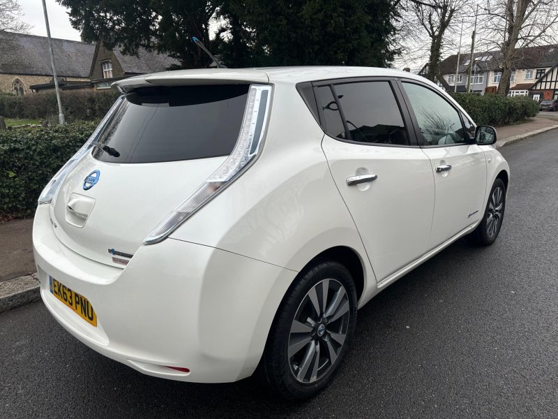 NISSAN LEAF