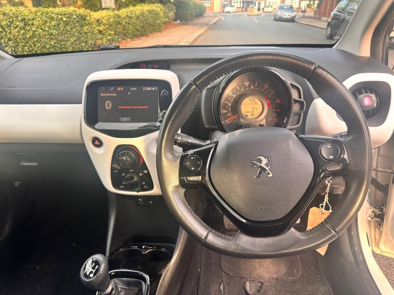 PEUGEOT 108