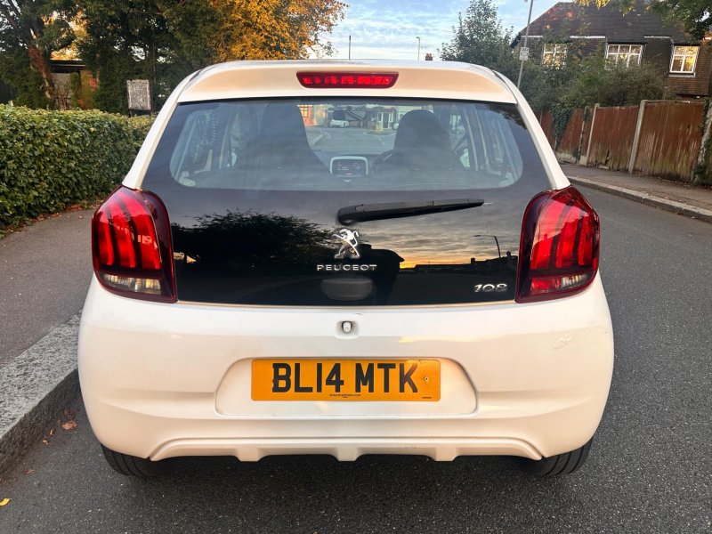 PEUGEOT 108