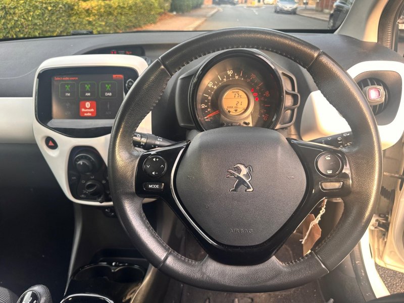PEUGEOT 108
