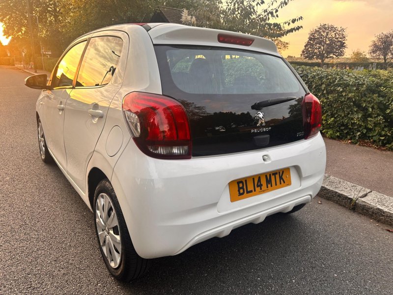 PEUGEOT 108