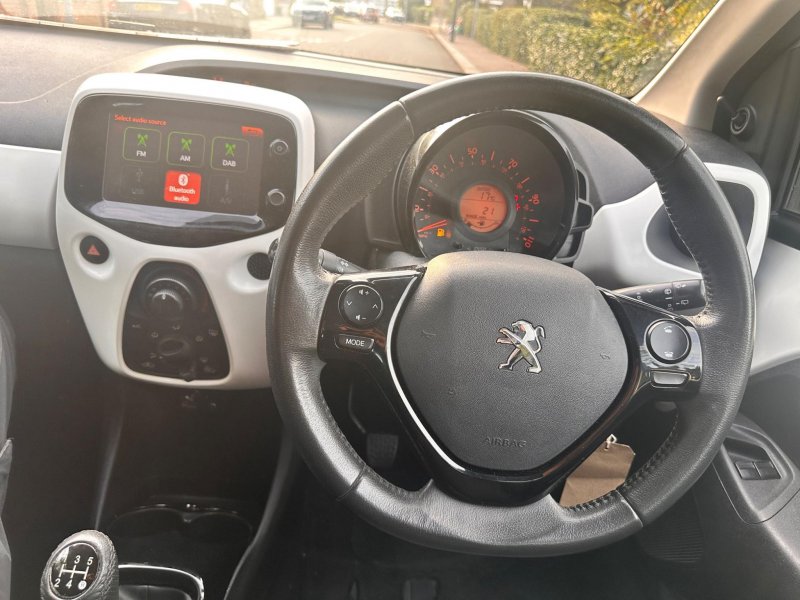 PEUGEOT 108