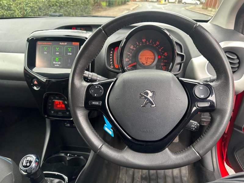 PEUGEOT 108