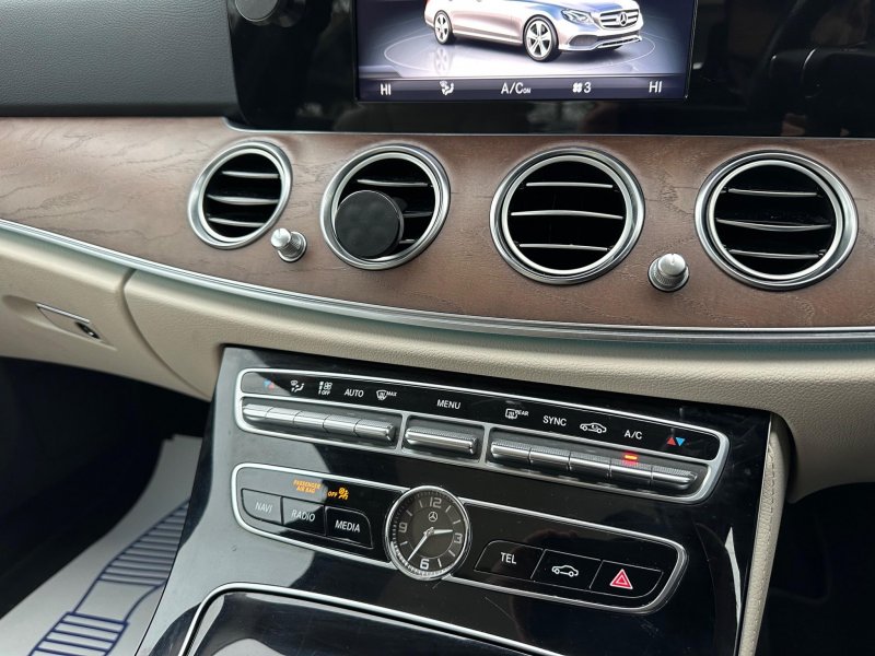 MERCEDES-BENZ E CLASS