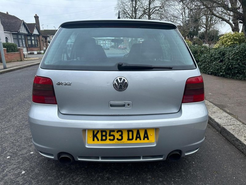 VOLKSWAGEN GOLF