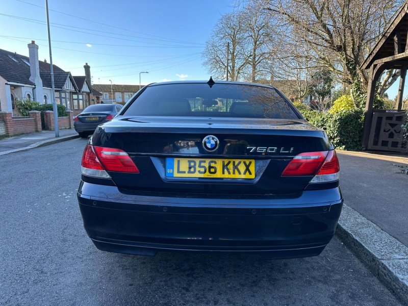 BMW 7 SERIES
