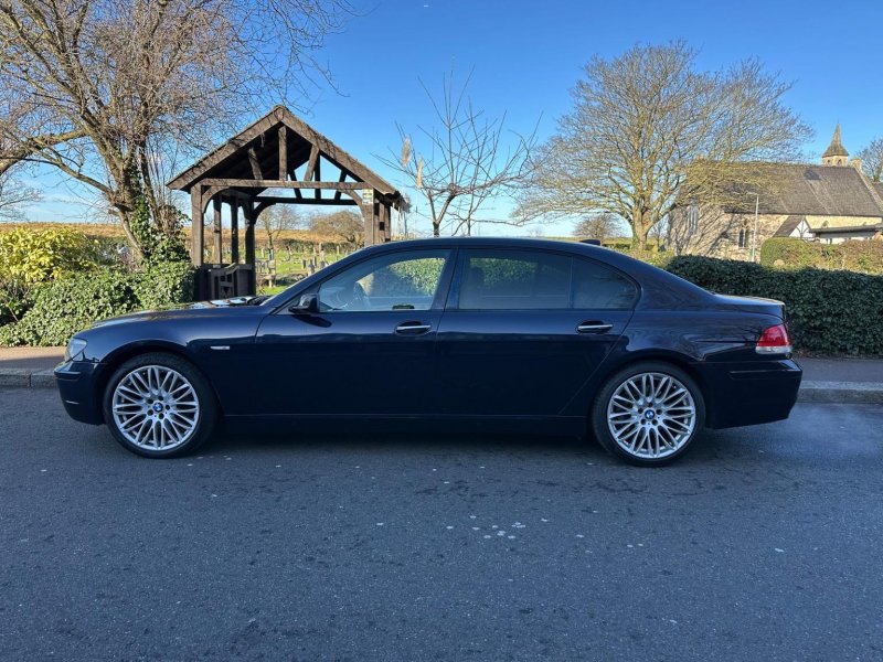BMW 7 SERIES