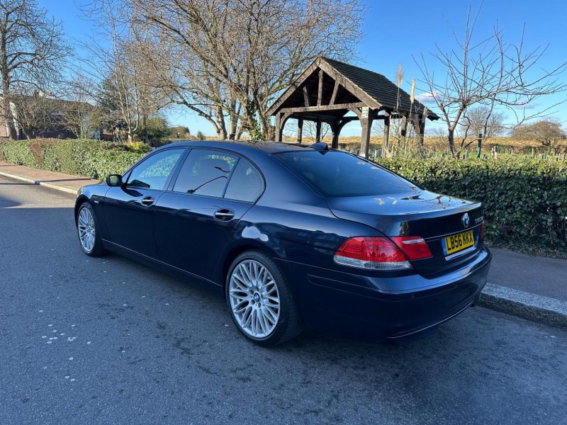 BMW 7 SERIES