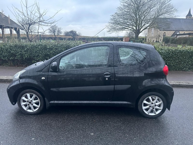 TOYOTA AYGO