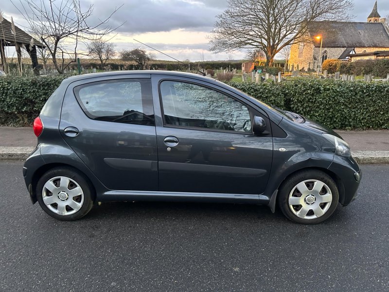 View TOYOTA AYGO 1.0 VVT-i + Euro 4 5dr