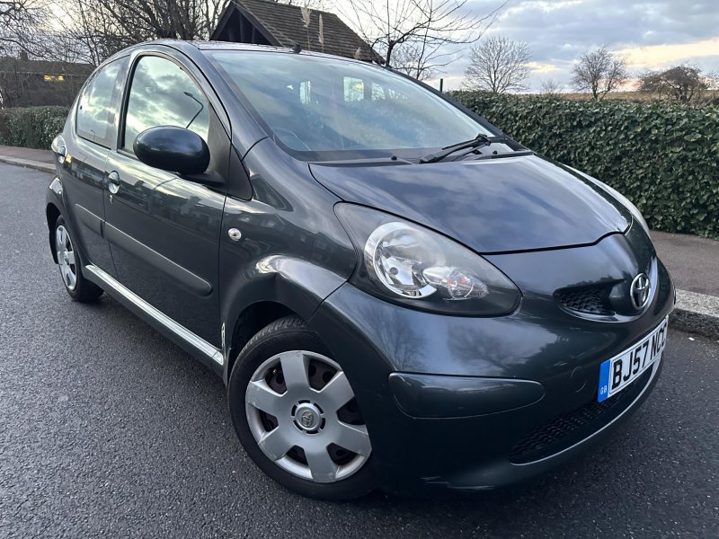 View TOYOTA AYGO 1.0 VVT-i + Euro 4 5dr